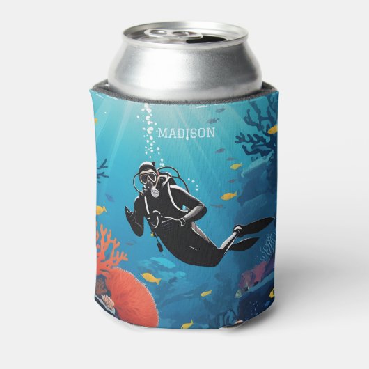 名前をカスタムするスキューバダイバー 缶クーラー (缶裏面)