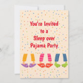 名前をカスタムするスリープオーバーパジャマパーティー誕生日 招待状 (正面)