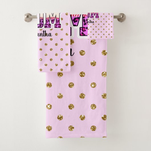 名前をカスタムするソフトボール母 |ピンクと金ゴールドの水玉模様 バスタオルセット (インサイチュ)