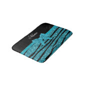 名前をカスタムするターコイズグリッターゼブラ縞 バスマット (アングル)