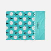 名前をカスタムするターコイズバレーボールシルエット フリースブランケット (正面(横))