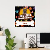 名前をカスタムするドイツの羊飼い犬の骨パピーポーズ ポスター (ホームオフィス)