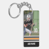 名前をカスタムするナンバーフォトフットボールジャージーブラック キーホルダー (正面左)