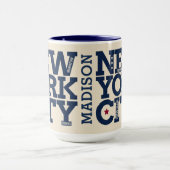 名前をカスタムするニューヨークシティタイポグラフィマグス マグカップ (中央)