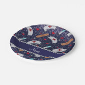 名前をカスタムするネイビーブルーグリッターナースハットハート ペーパープレート (アングル)