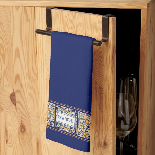 名前をカスタムするネイビーブルー&イエローティ地中海のル キッチンタオル (三つ折り)