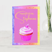 名前をカスタムするハッピーバースデーかわいらしピンクカップケーキ カード (正面)