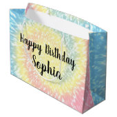 名前をカスタムするハッピーバースデー絞り染めヒッピースワール ラージペーパーバッグ (裏面アングル)