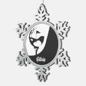 名前をカスタムするハローブラックアンドホワイトゴルフ スノーフレークピューターオーナメント (右)