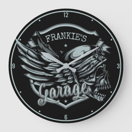名前をカスタムするバイクもしくは自転車に乗る人スカルウィングスオートバイガレージ ラージ壁時計 (正面)