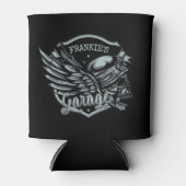 名前をカスタムするバイクもしくは自転車に乗る人スカルウィングスオートバイガレージ 缶クーラー (正面)