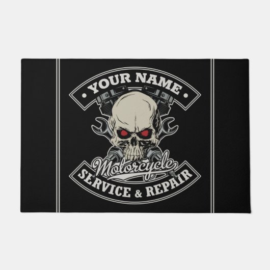 名前をカスタムするバイクもしくは自転車に乗る人整備士スカルオートバイガレージ ドアマット (正面)