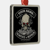 名前をカスタムするバイクもしくは自転車に乗る人整備士スカルオートバイガレージ メタルオーナメント (右)