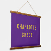 名前をカスタムするバナパーソナライズされた子供部屋紫 吊り下げ型タペストリー (傾斜あり)