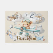 名前をカスタムするパイロットテディベア ドアマット (正面)