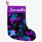 名前をカスタムするパープル&ブルー銀河系コズミック スモールクリスマスストッキング (正面)