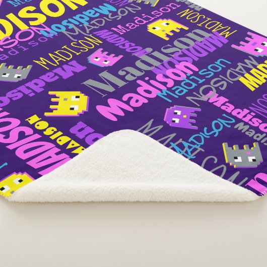 名前をカスタムするピクセルゲーミングピンク紫色の黄色の女の子 シェルパブランケット (3/4)