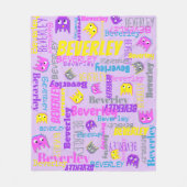 名前をカスタムするピクセルゲーミングピンク紫色の黄色の女の子 フリースブランケット (正面)