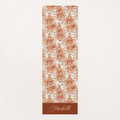 名前をカスタムするピーチオレンジヘンナフローラルパターン ヨガマット (正面)