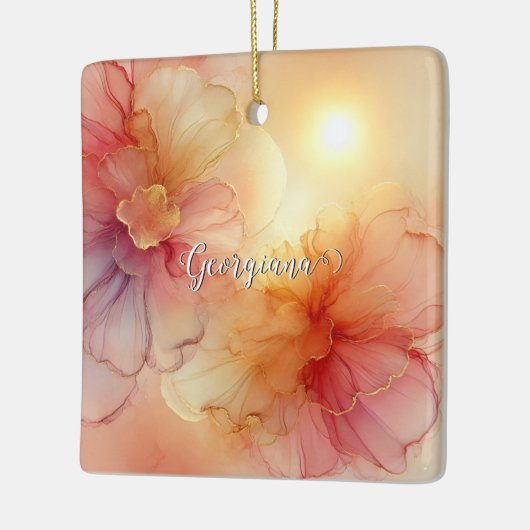 名前をカスタムするピーチラズベリーフローラアルコールインクアート セラミックオーナメント (左)