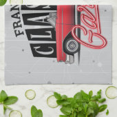 名前をカスタムするフェイクネオン1950のクラシック車庫 キッチンタオル (折り畳み)