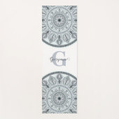 名前をカスタムするフローラ調和グレイモノトーンのマンダラ ヨガマット (正面)