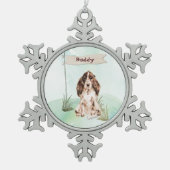 名前をカスタムするブラウンコッカースパニエル犬ペットドッグ スノーフレークピューターオーナメント (正面)