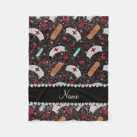 名前をカスタムするブラックグリッターナースハットハート フリースブランケット (正面)