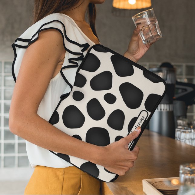 名前をカスタムするブラックタイポグラフィパターン抽象芸術 ラップトップスリーブ (クリエイターアップロード済み)