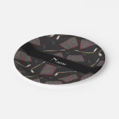 名前をカスタムするブラックホッケースティックは網を打つ ペーパープレート (アングル)