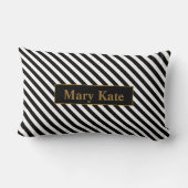 名前をカスタムするブラック/ホワイトのストライプ ランバークッション (裏面)