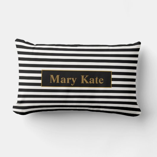 名前をカスタムするブラック/ホワイトのストライプ ランバークッション (正面)