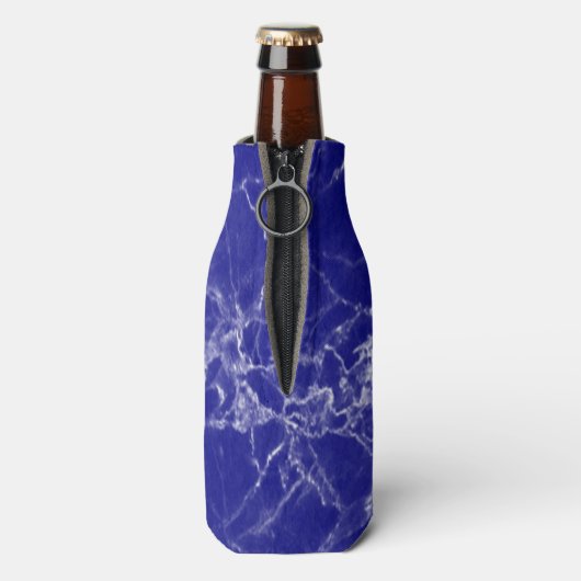 名前をカスタムするブルー大理石パターン ボトルクーラー (ボトル裏面)