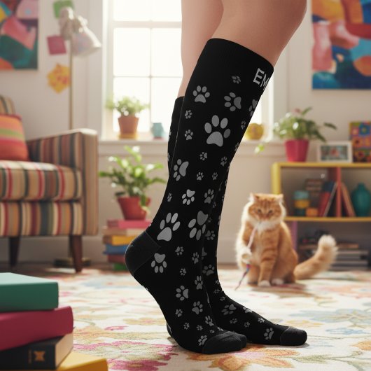 名前をカスタムするペットラバーギフトソックス – 黒と前足 ソックス