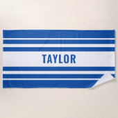名前をカスタムするホワイト&ブルーストライプのハネムーン ビーチタオル (正面)