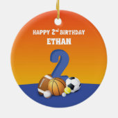 名前をカスタムするボーイ第2期バースデースポーツボール セラミックオーナメント (裏面)