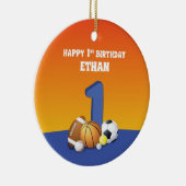 名前をカスタムするボーイ1歳バースデースポーツボール セラミックオーナメント (右)