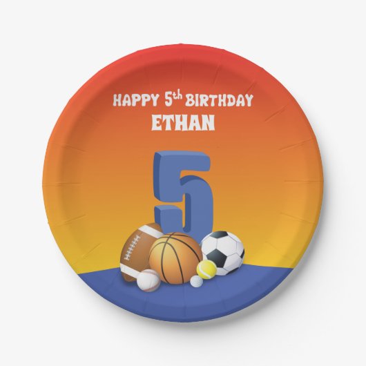 名前をカスタムするボーイ5番誕生日スポーツボール ペーパープレート (正面)
