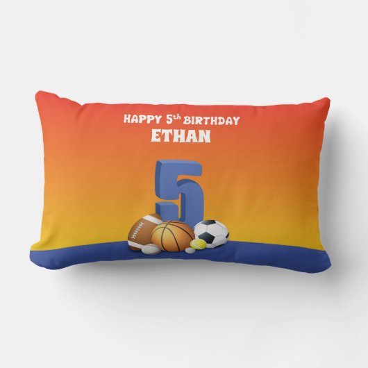 名前をカスタムするボーイ5番誕生日スポーツボール ランバークッション (正面)