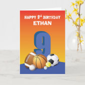 名前をカスタムするボーイ9番誕生日スポーツボール カード (黄色い花)