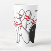 名前をカスタムするボーリングストライキ カフェラテマグ (正面)