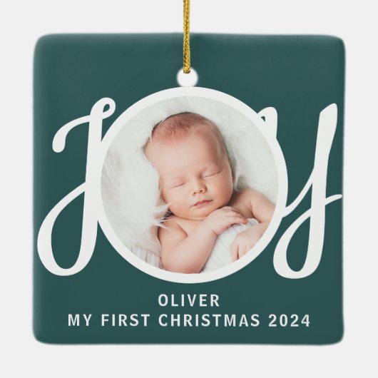 名前をカスタムするマイ初めてのクリスマスフォトグリーン セラミックオーナメント (裏面)