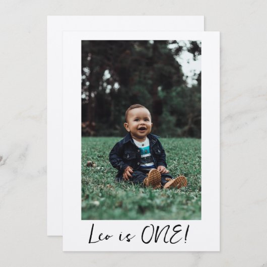 名前をカスタムするミニマルレオ1歳の誕生日の写真 招待状 (正面/裏面)