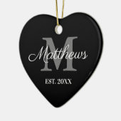 名前をカスタムするモノグラム白黒クリスマス セラミックオーナメント (左)