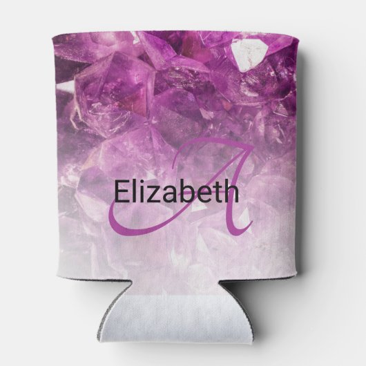 名前をカスタムするモノグラム紫グラデーション結晶 缶クーラー (裏面)
