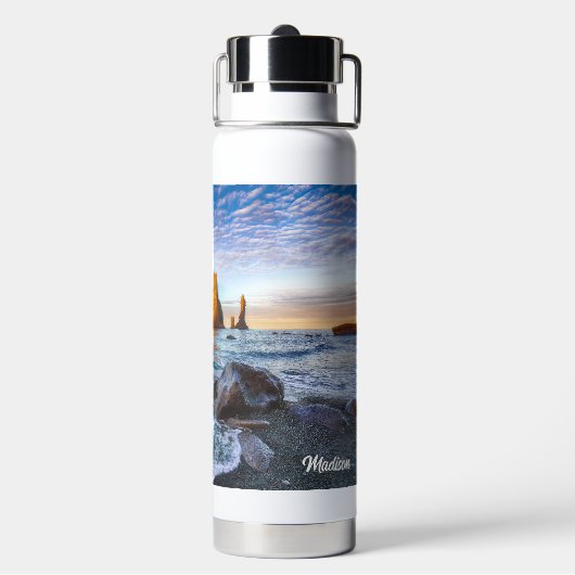 名前をカスタムするレイニスファラビーチアイスランド ウォーターボトル (背面)