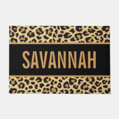 名前をカスタムするレオパードアニマルプリントパタクラシックーン ドアマット (正面)