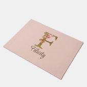 名前をカスタムするレターFゴールドフォイル赤面ピンクローズ ドアマット (アングル)