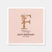 名前をカスタムするレターF金ゴールド赤面ピンクローズ スタンダードカクテルナプキン (正面)