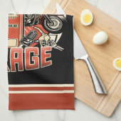 名前をカスタムするレトロガスポンプ自動二輪車バイクもしくは自転車に乗る人車庫 キッチンタオル (四つ折り)